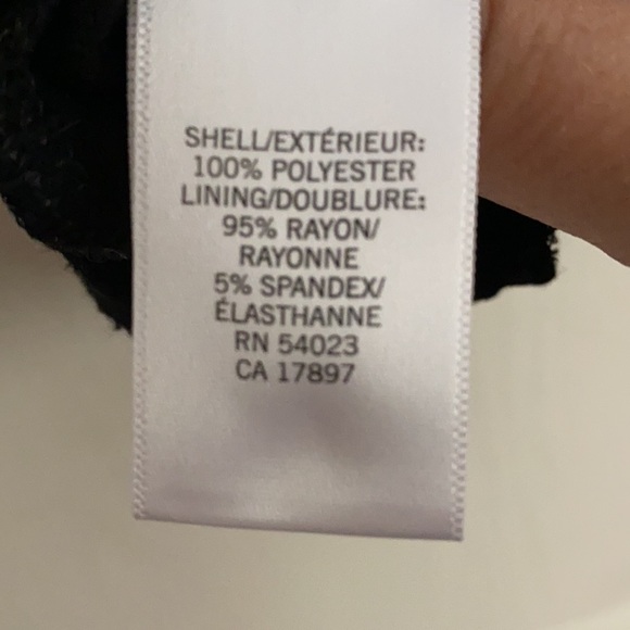 Black, green, white woman’s tank style shirt. Loose fitting too w/ fitted waist - Picture 10 of 11